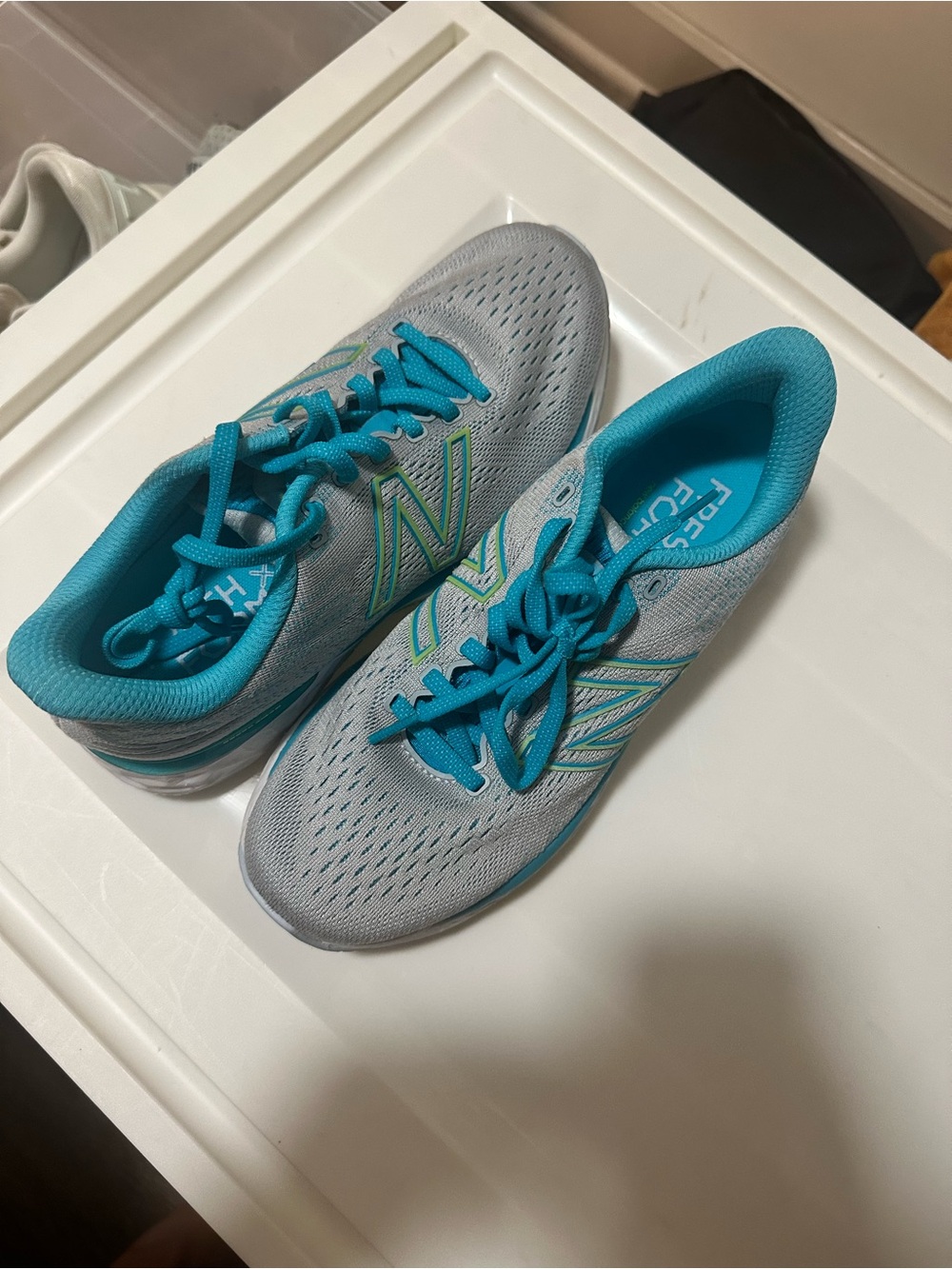 New Balance 880 Women's Light Gray and Teal Athletic Running Shoes